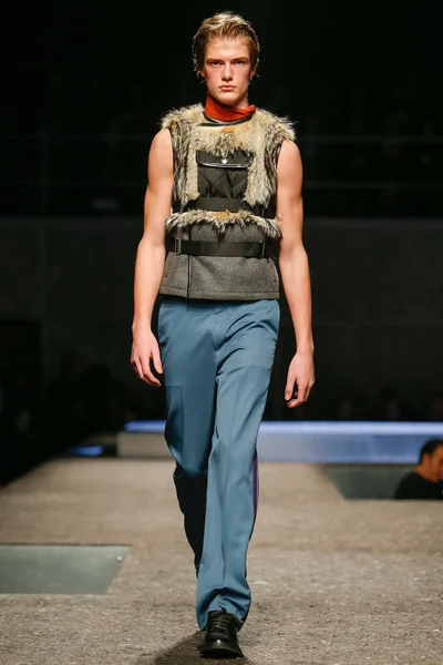 Look 22